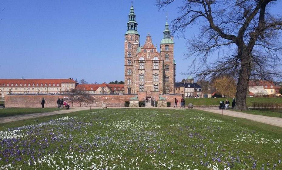 Visiting Copenhagen in May means that spring is in full swing with flowers blooming everywhere.