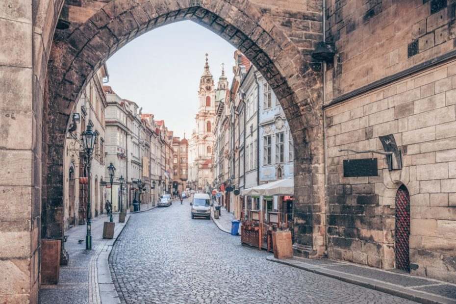 One Day in Prague: Cobblestone street in the Lesser Quarter