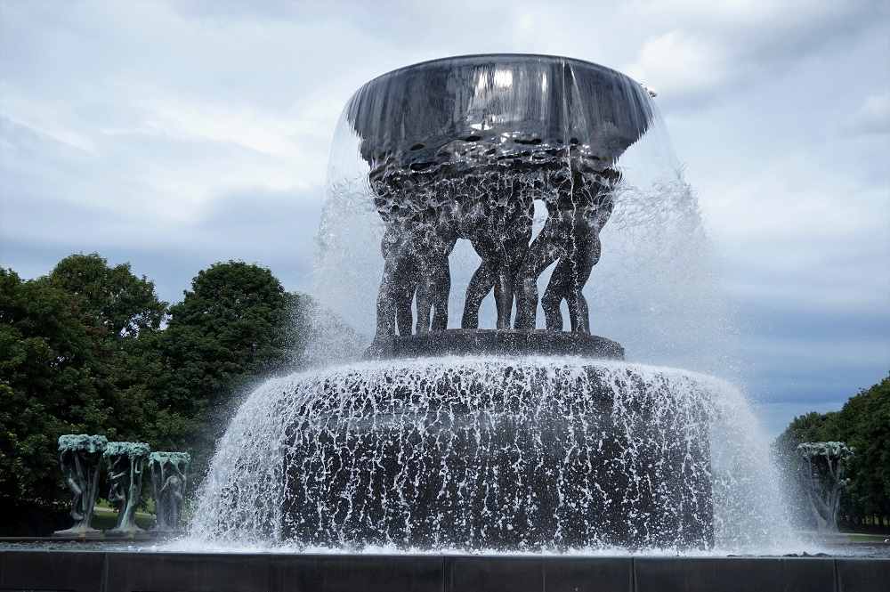 The Fountain in the Vigeland Sculpture Park is one of the must see attractions when spending 24 hours in Oslo.