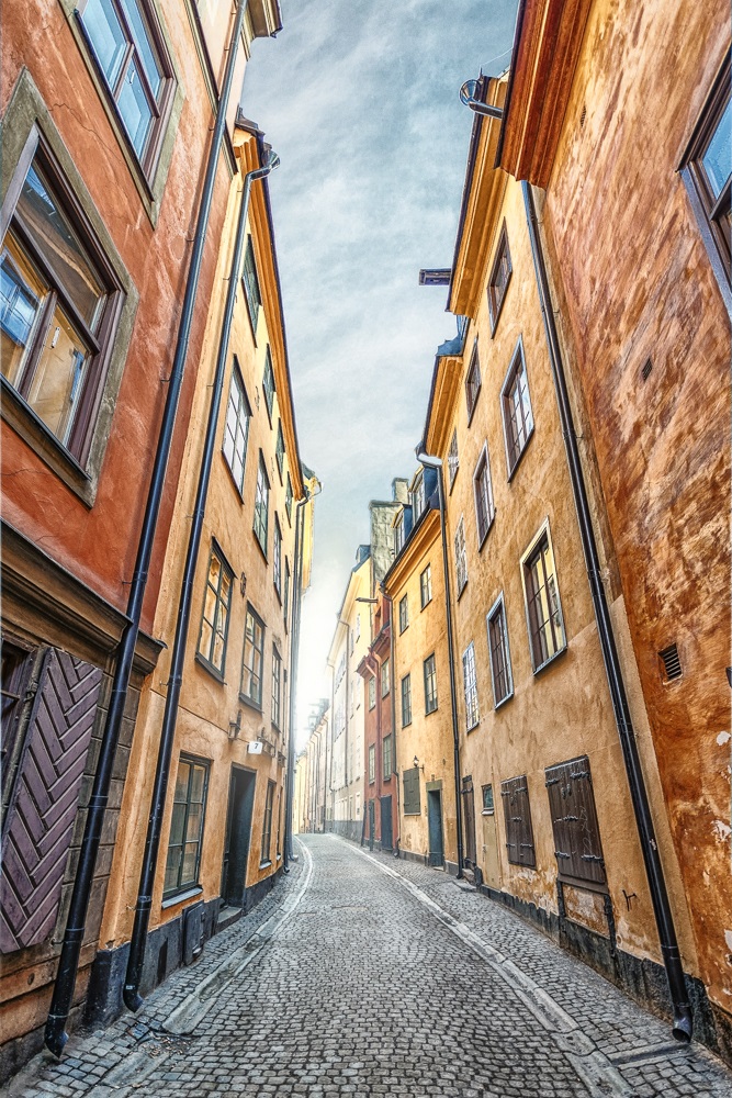Free Self-Guided Stockholm Walking Tour: The colorful old houses on Prästgatan are of the must-see attractions in Stockholm.