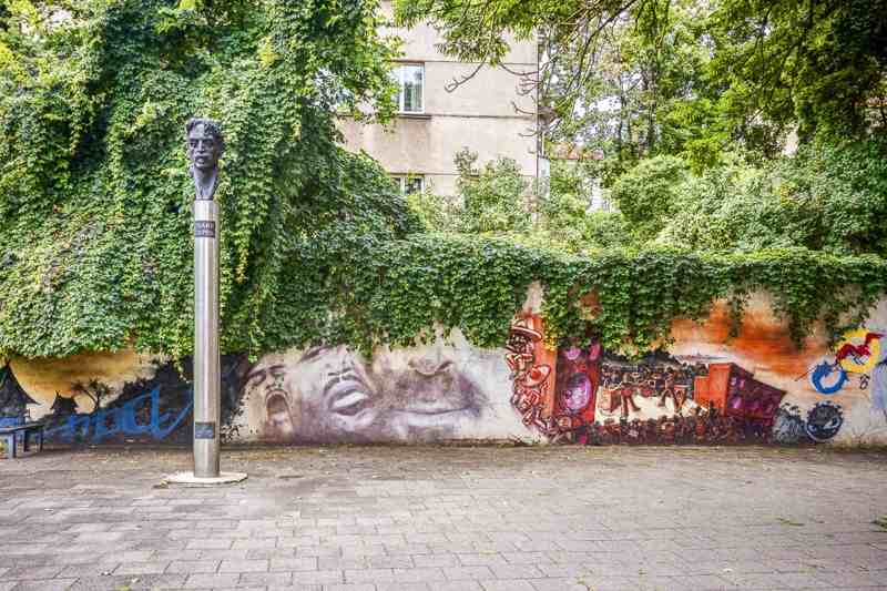 Free Self-Guided Vilnius Walking Tour: View of the Frank Zappa Statue, one of the best things to see in Vilnius. C: Taigi/shutterstock.com