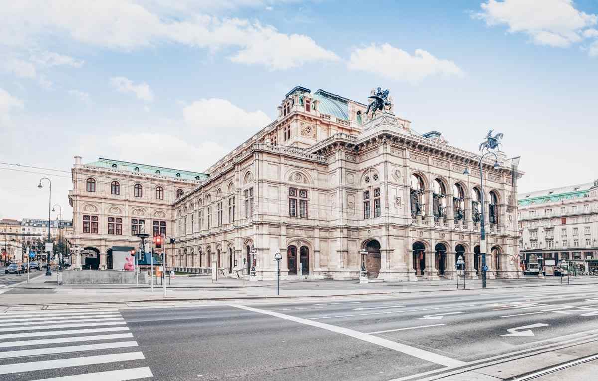 Vienna attractions: The Italian Renaissance exterior of the Vienna State Opera
