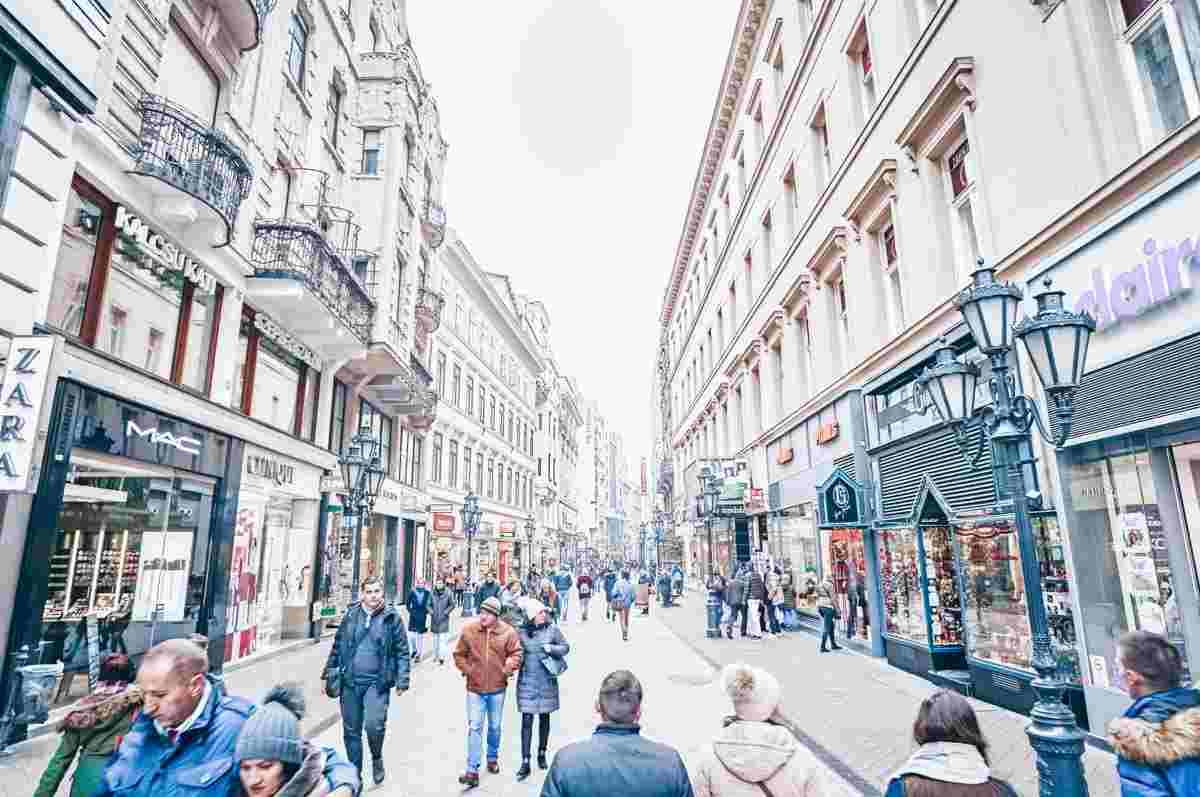 People strolling along the bustling Vaci Street in Budapest. PC: Ivan Milanković - Dreamstime.com