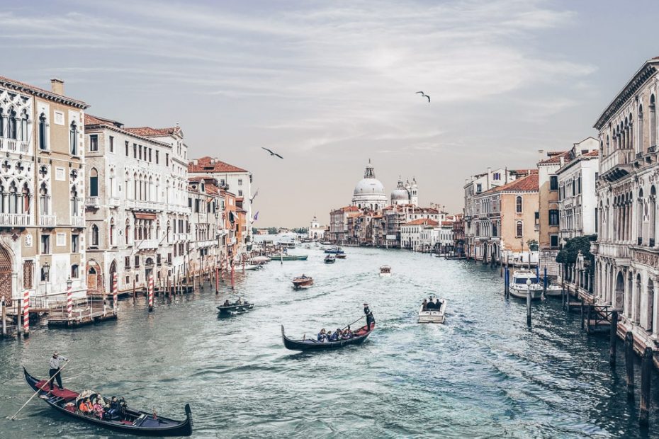 Panoramic view of the Grand Canal in Venice with boats and gondolas. PC: Natalia Volkova/Dreamstime.com