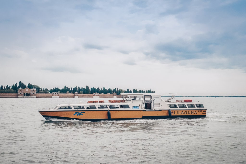 An Alilaguna waterbus in Venice. PC: Mark Zhu/Shutterstock.com