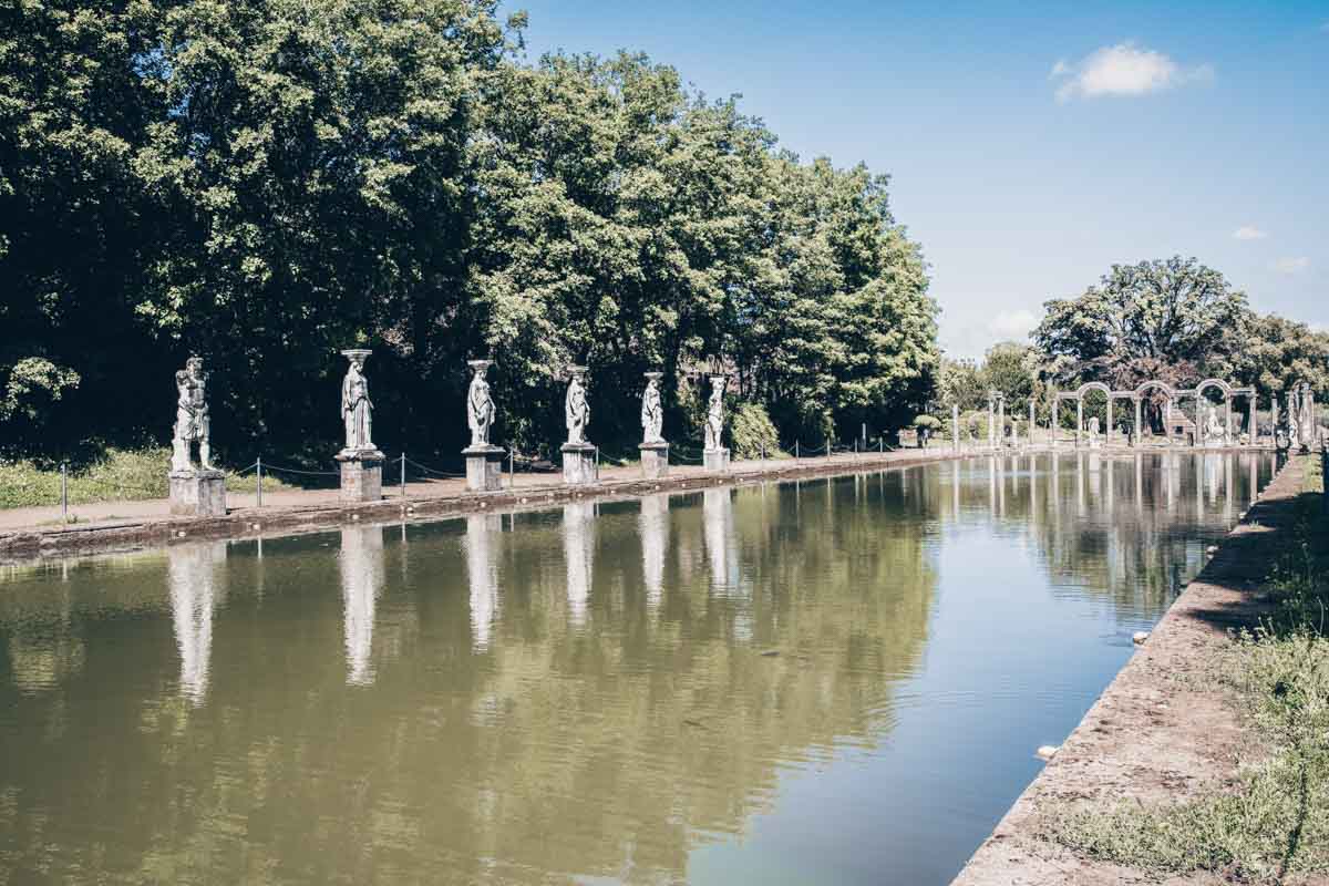 Italy attractions: Statues surrounding a pool in Hadrian's Villa in Tivoli