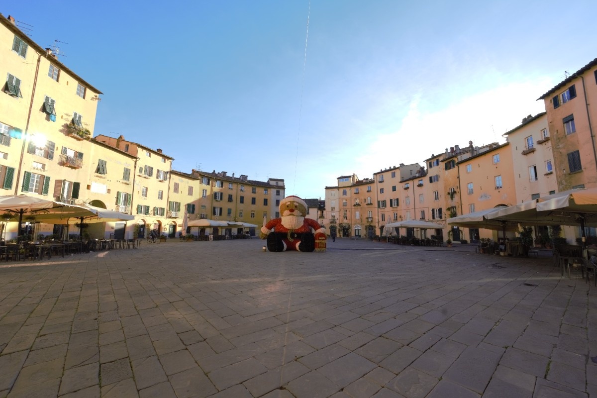 Piazza dell’Anfiteatro in Lucca, Italy